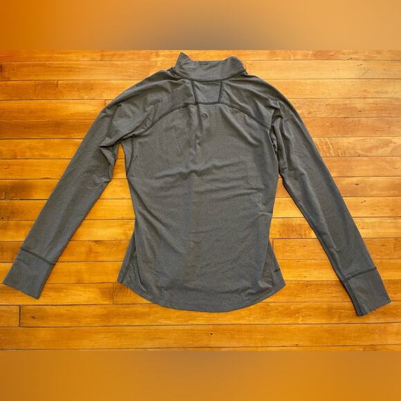 Mountain Hardwear Charcoal Quarter Zip - Picture 5 of 5